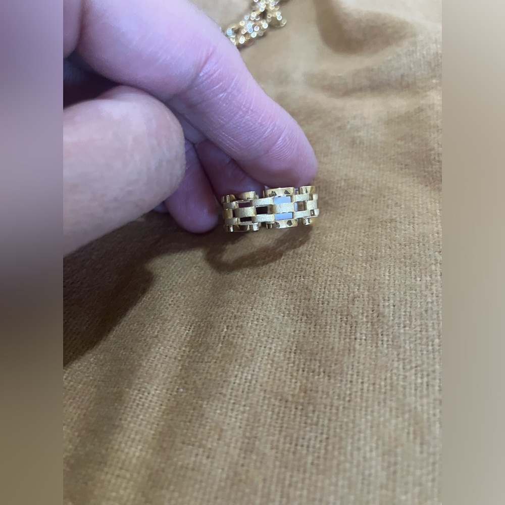 SOLD: 18K/750 Genuine Gold Ring Size 5.5